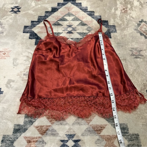 Victoria Secret Elegant Burgandy Lace Trim Camisole sz XS - Picture 3 of 6